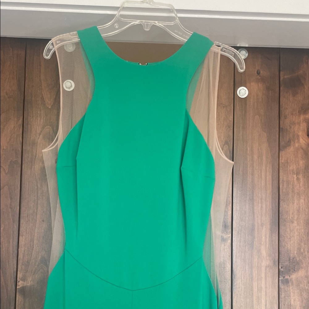 Elegant Green Sleeveless Wedding Dress